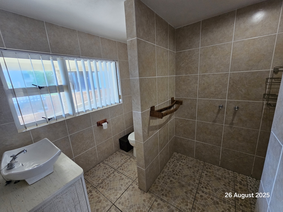 6 Bedroom Property for Sale in Jongensfontein Western Cape